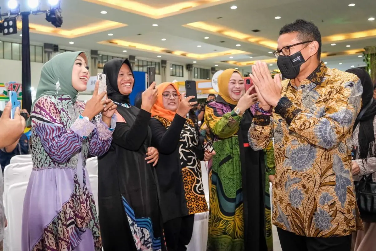 サンディアガ・ウノ氏訪問 ke Jogja Halal Fest 2
